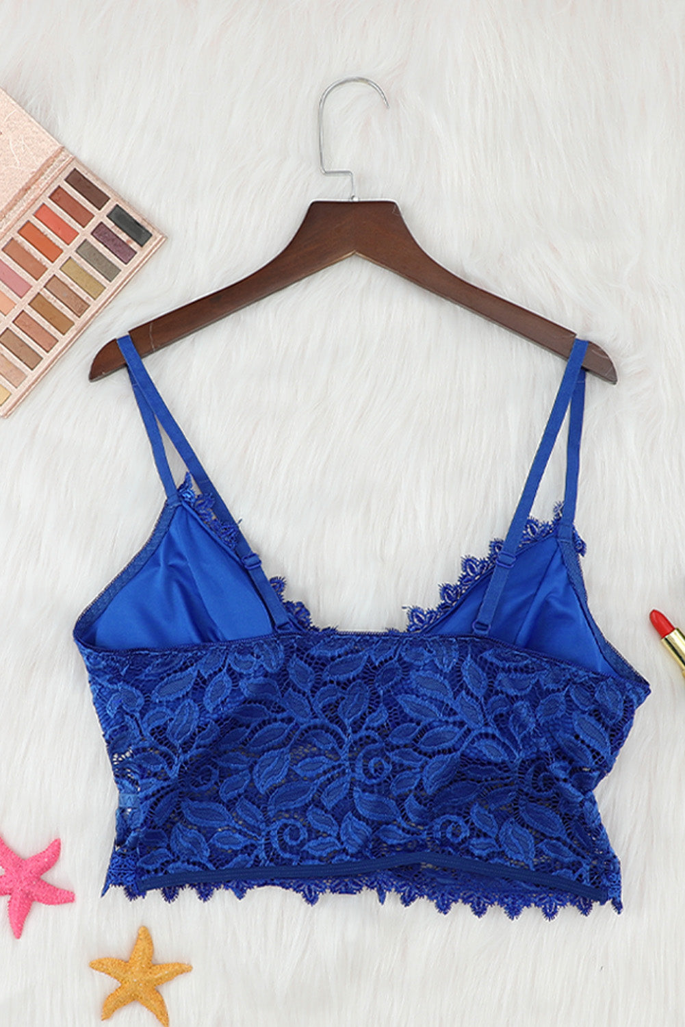 Bralette con diseño bordado y de encaje