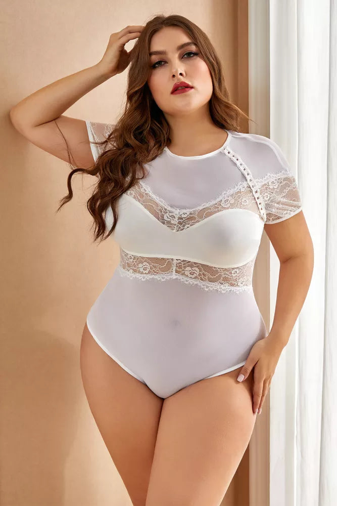 Body con encaje y pequeño escote en la espalda