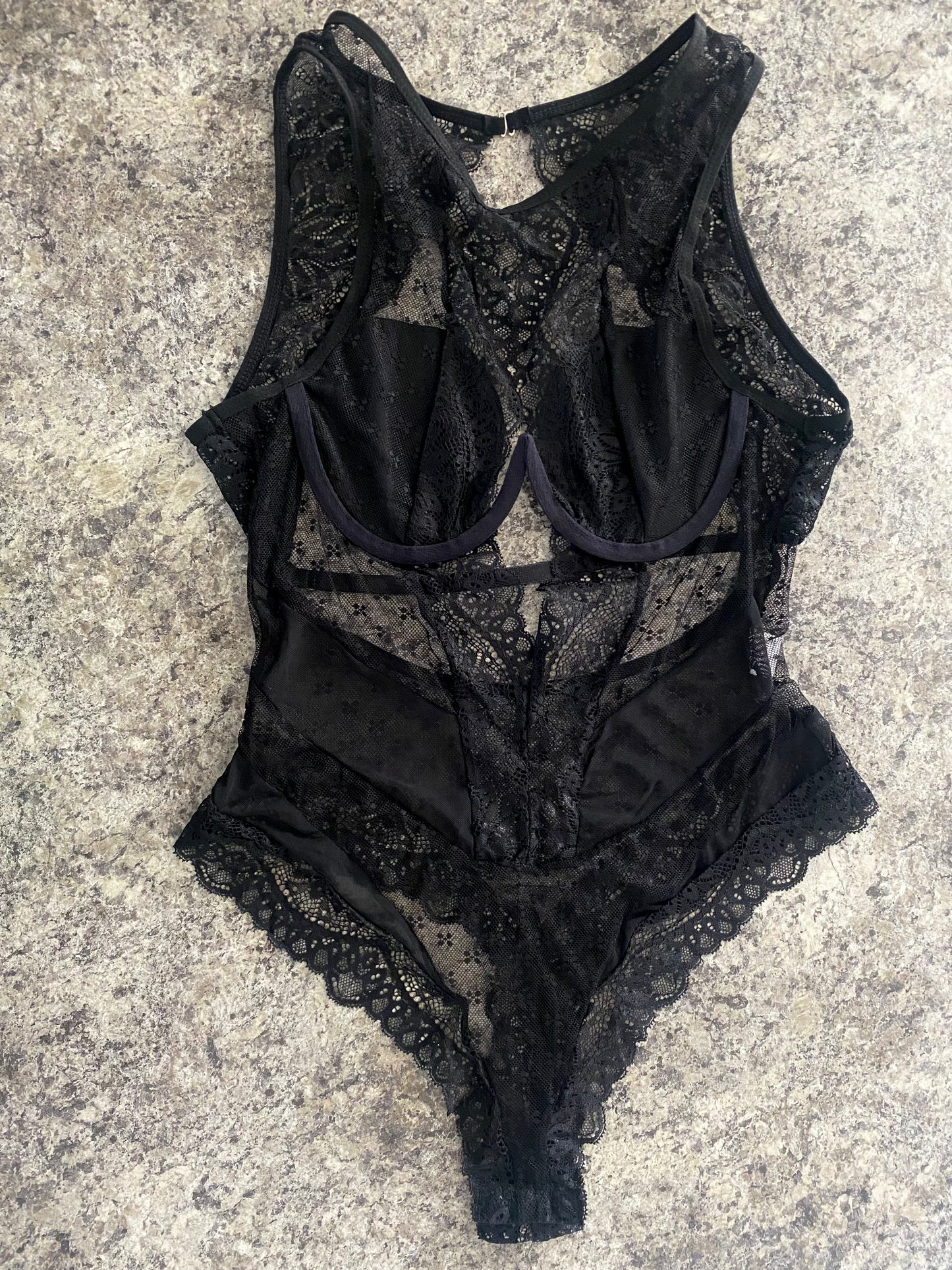 Body con varilla escote gota y espalda descubierta
