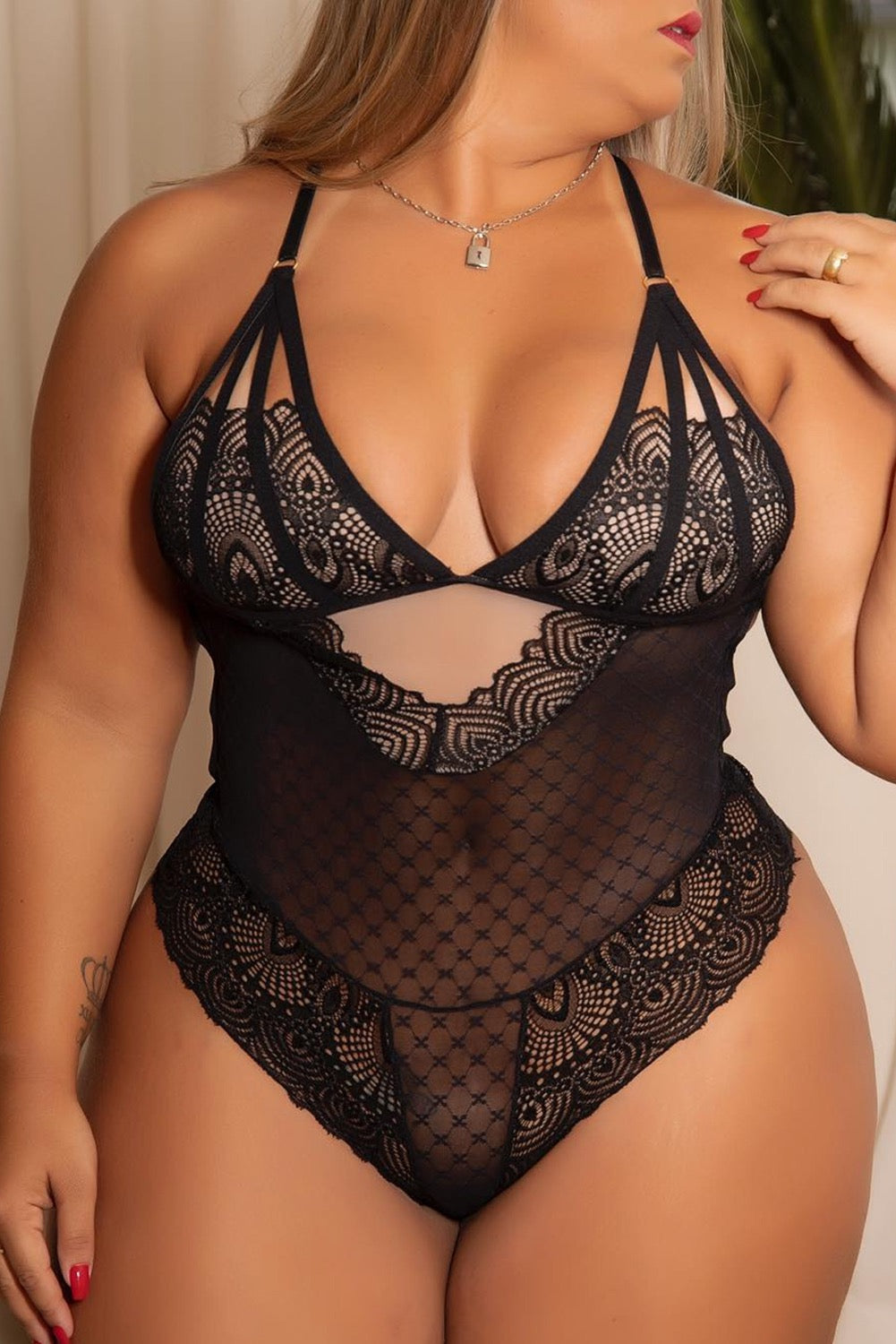 Body de mallita con puntitos, encaje y escote en la espalda