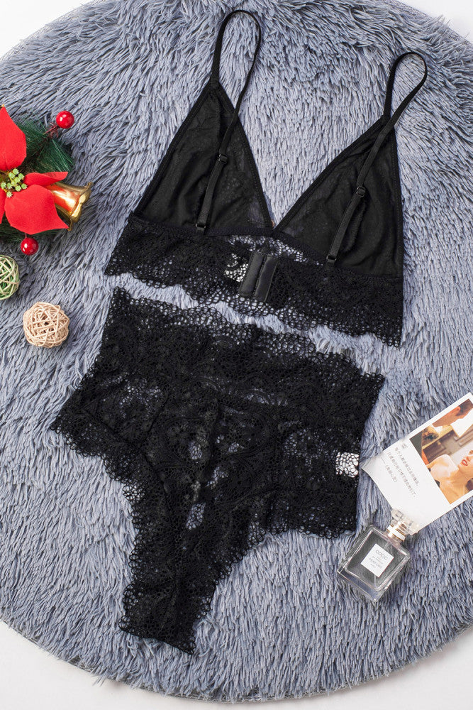 Coordinado de encaje con pantie tiro alto