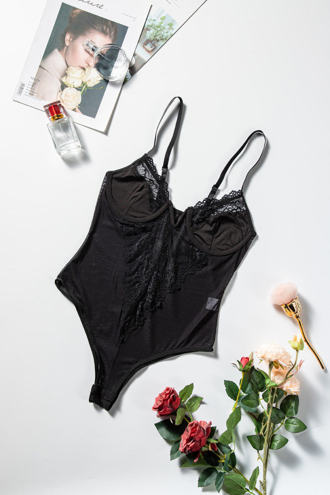 Body de encaje con escote y diseño en V